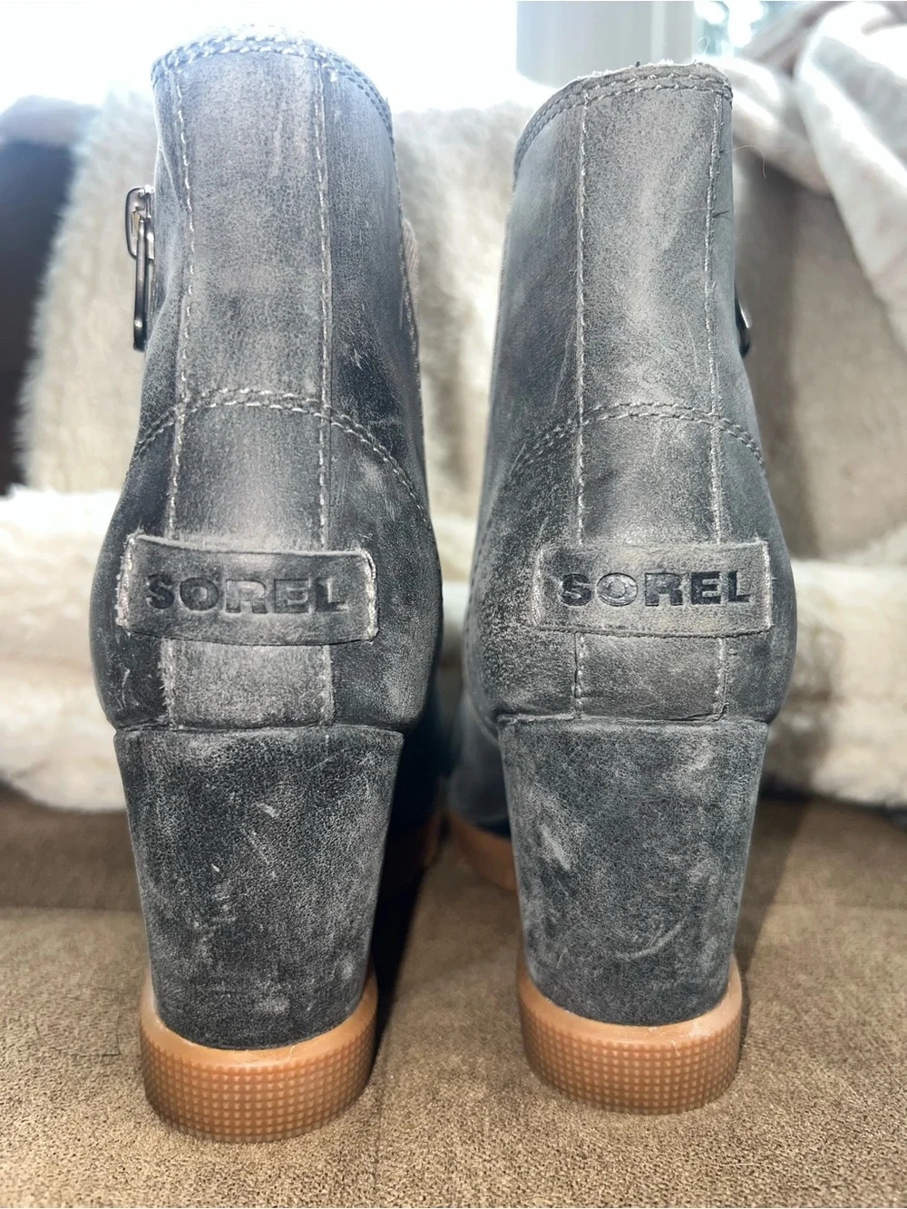 SOREL Wedge Ankle Boots in Charcoal Gray with Tan Sole Leather size 7